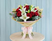 Букет цветов из:  Лилии и Розы в Понежукай