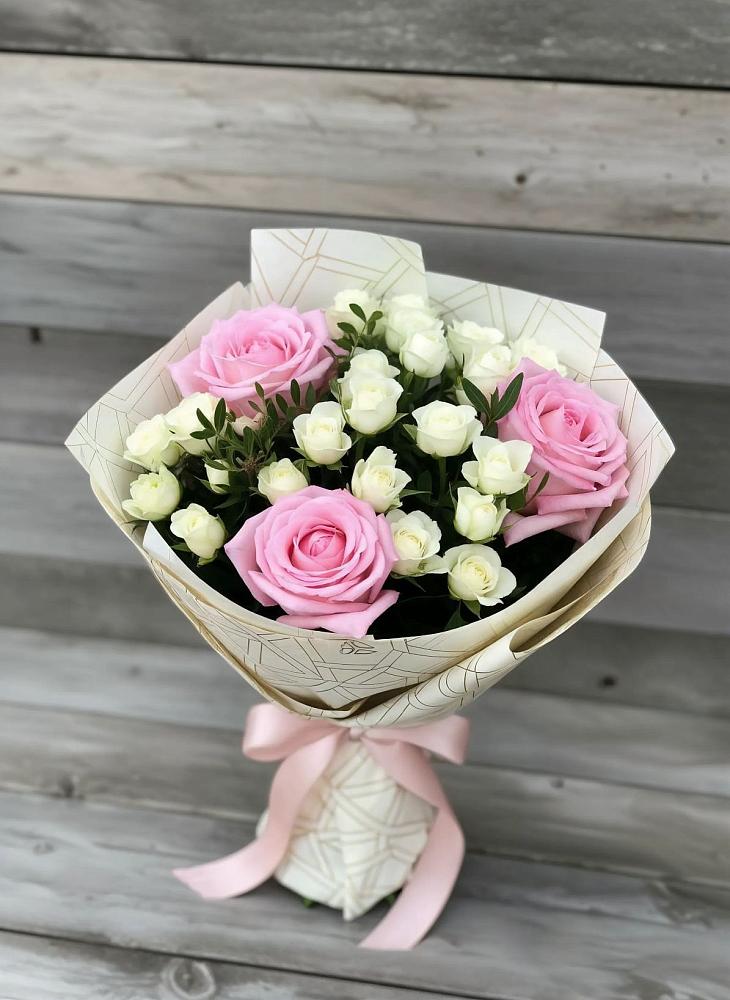 Букет цветов из: Розы в Понежукай