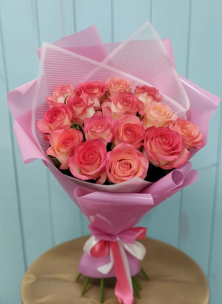 Букет 15 Розовых роз Равель в Понежукай
