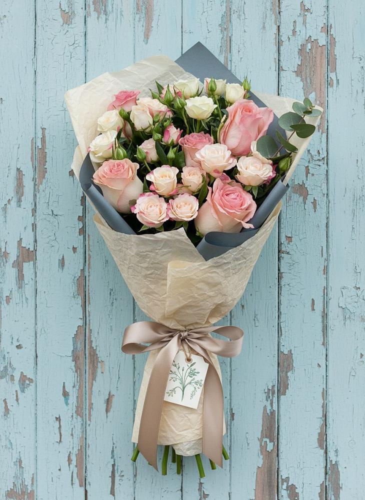 Букет цветов из: Розы в Понежукай