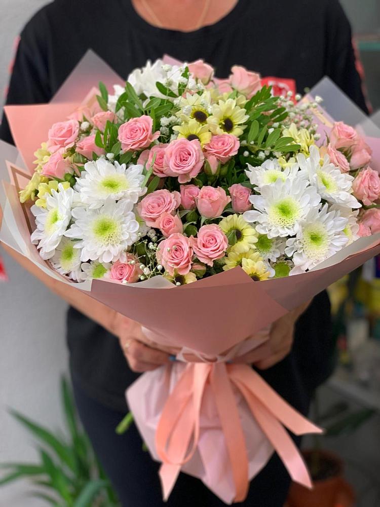 Букет цветов из: Розы и Хризантемы в Понежукай