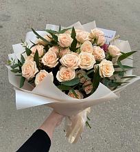 Букет Кремовые розы Латте в Понежукай