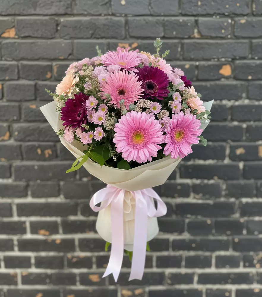 Букет цветов из: Герберы и Хризантемы в Понежукай