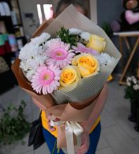 Букет цветов из:  Герберы, Розы и Хризантемы в Понежукай