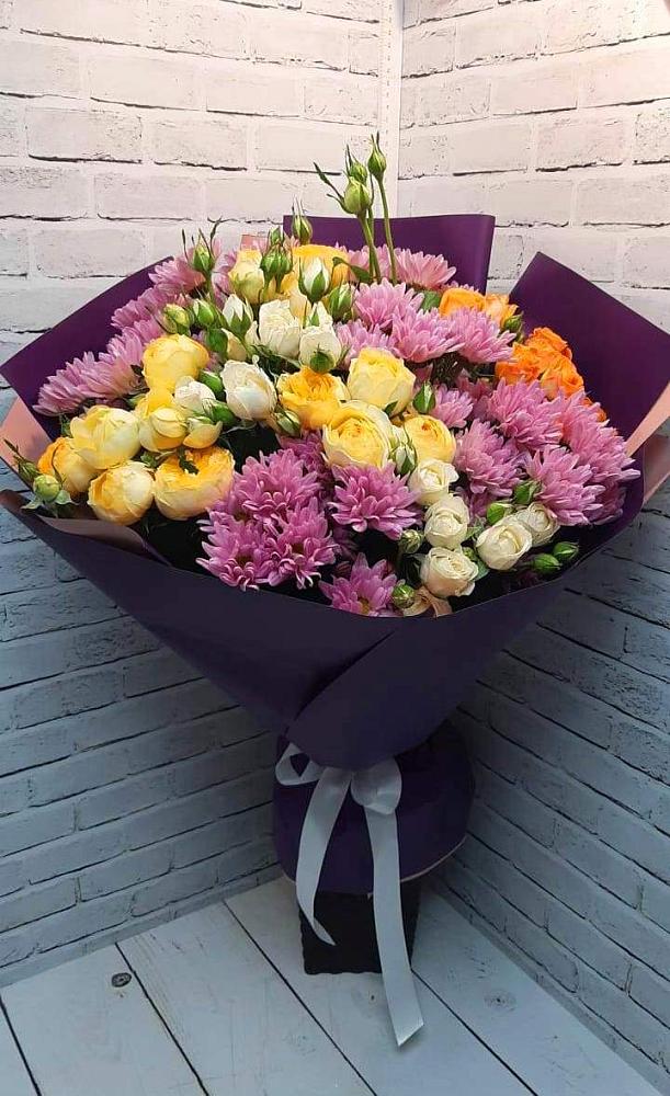 Букет цветов из: Хризантемы и Розы в Понежукай