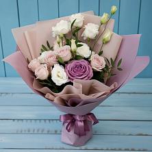Букет цветов из:  Розы и Лизиантусы в Понежукай