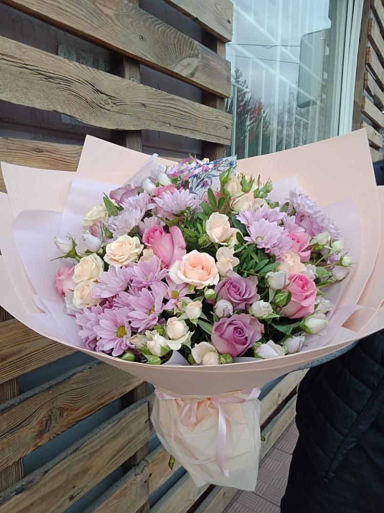 Букет цветов из: Розы и Хризантемы в Понежукай