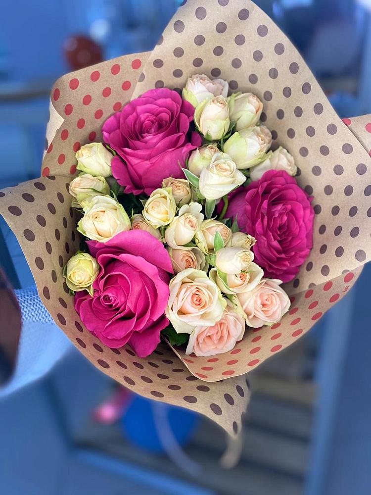 Букет цветов из: Розы в Понежукай