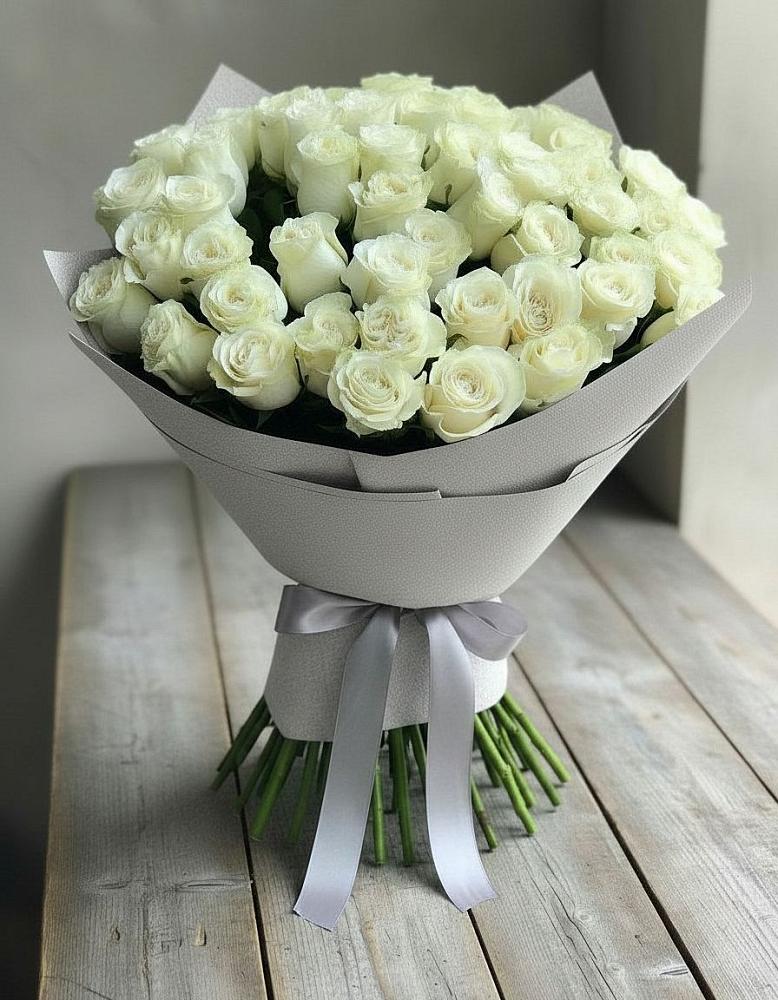 Букет 35 Белых роз в Понежукай