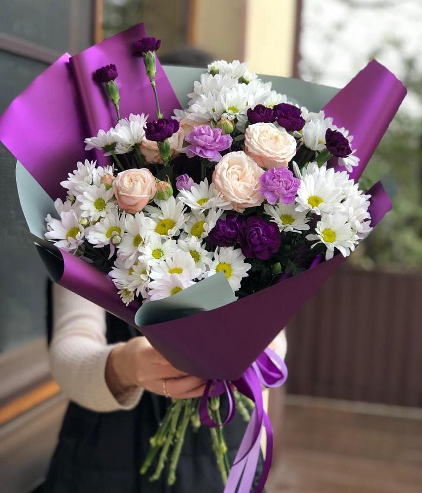 Букет цветов из: Хризантемы, Гвоздики и Розы в Понежукай