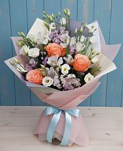 Букет цветов из:  Лизиантусы, Розы, Альстромерии и Гипсофила в Понежукай