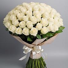 Букет 101 беля роза Белоснежка в Понежукай