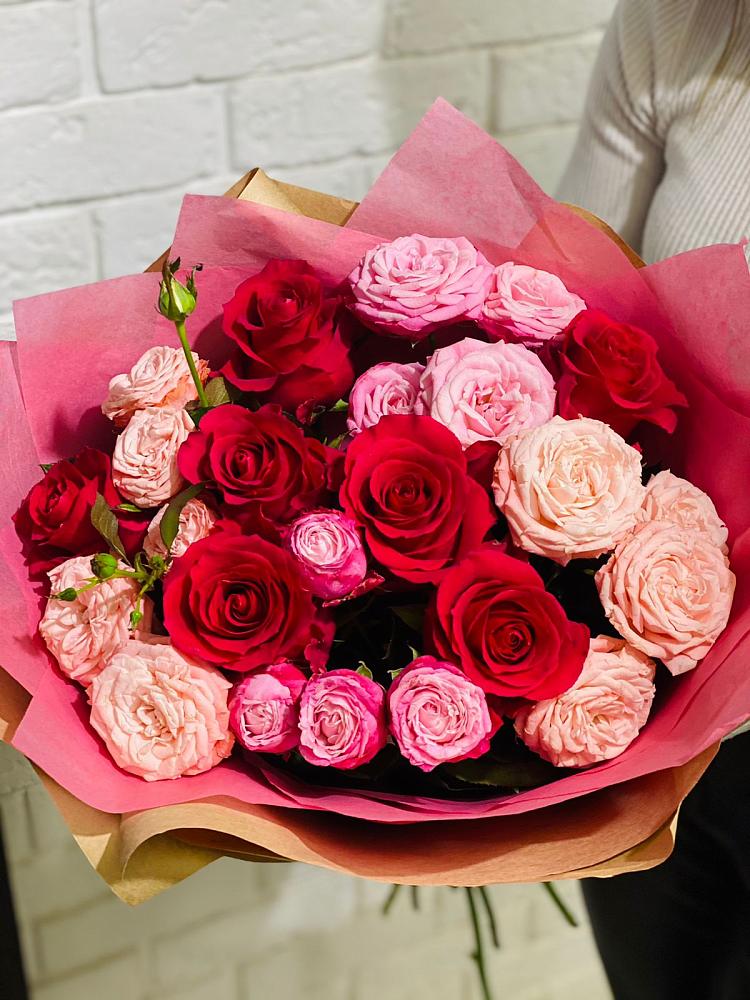 Букет цветов из: Розы в Понежукай