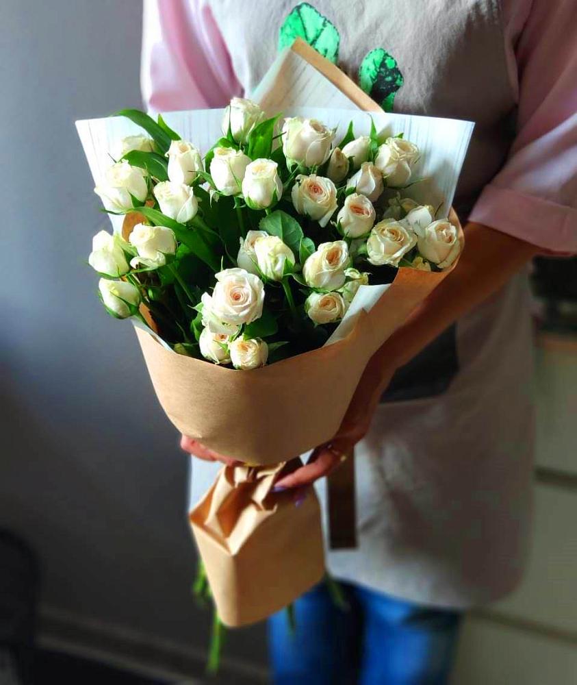 Букет цветов из: Розы в Понежукай