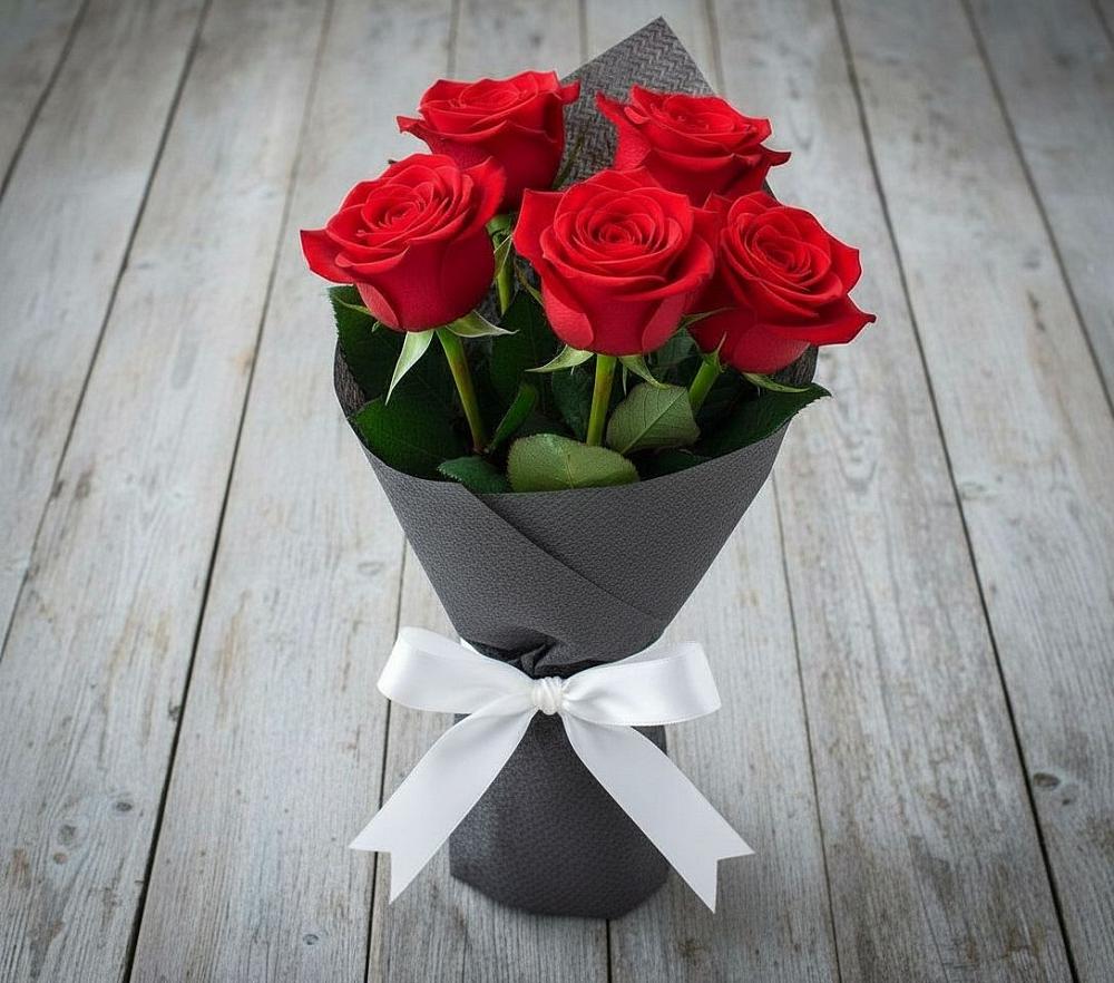 Букет 5 Красных роз Эдлесс Лав в Понежукай
