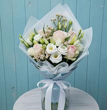 Букет цветов из:  Розы и Лизиантусы в Понежукай