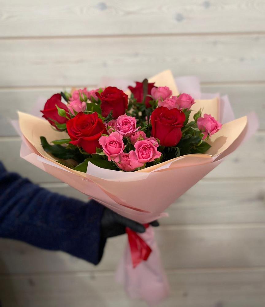 Букет цветов из: Розы в Понежукай