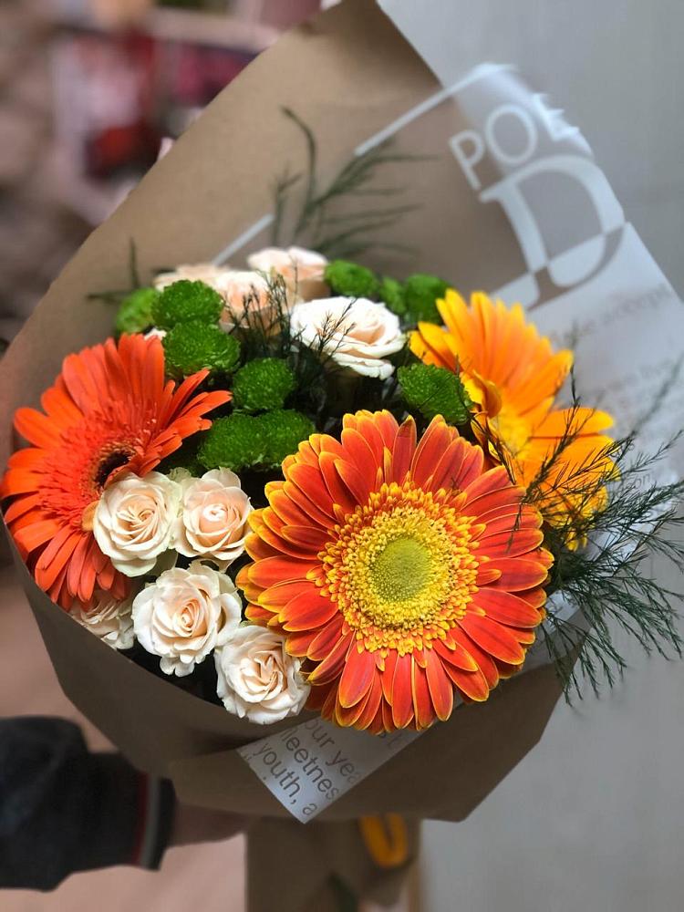 Букет цветов из: Герберы, Хризантемы и Розы в Понежукай
