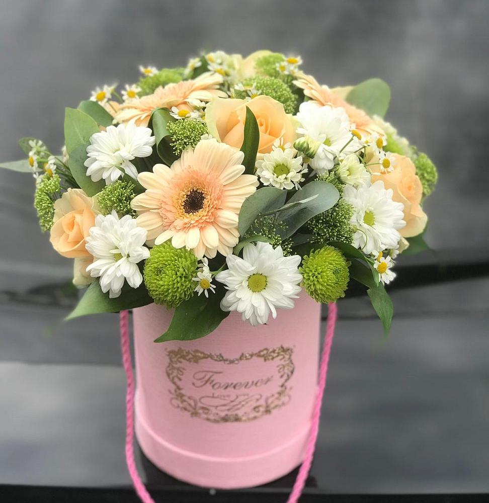 Цветочная композиция из Розы, Герберы и Хризантемы в шляпной коробке в Понежукай