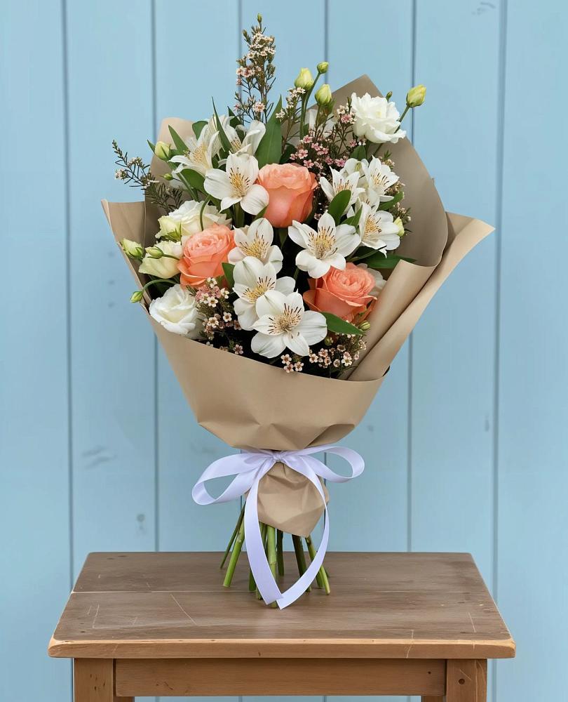 Букет цветов из: Альстромерии, Лизиантусы, Розы и Хризантемы в Понежукай